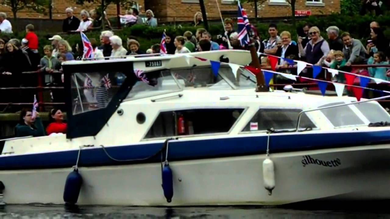 Diamond Jubilee Boat Parade on the River Tees in Yarm