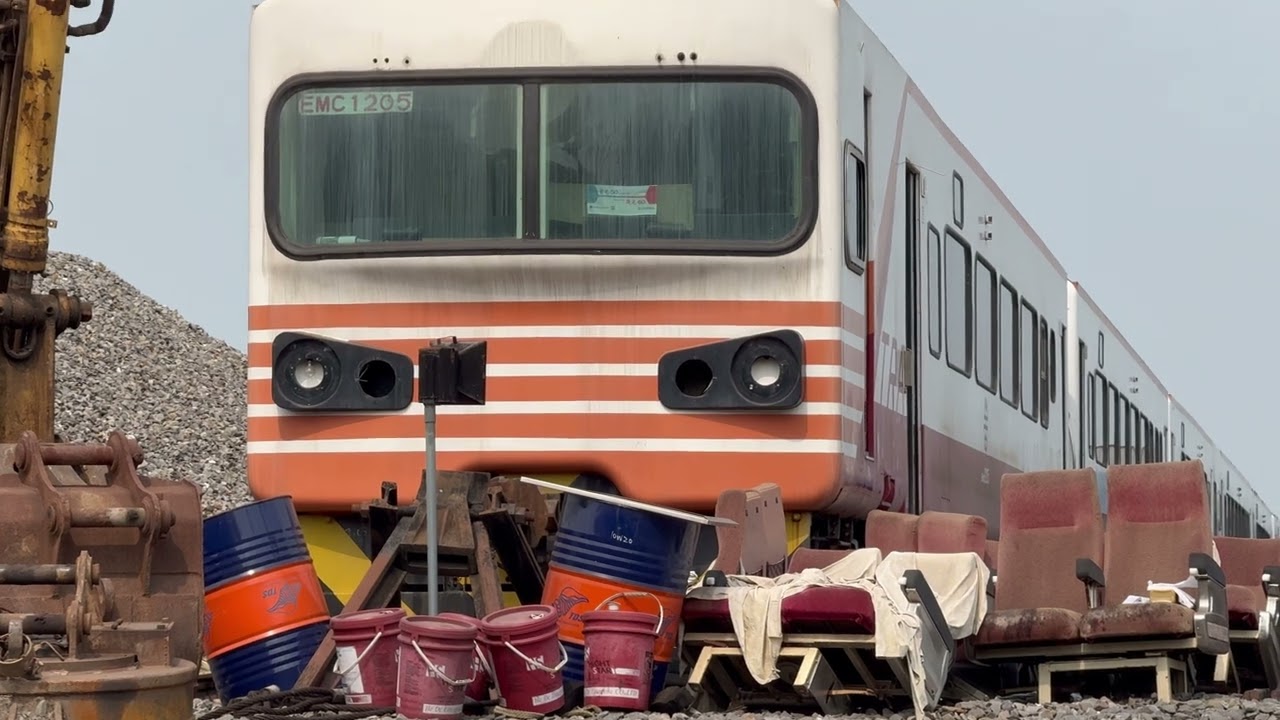 台鐵 潮州車輛基地 報廢火車車廂 拆解