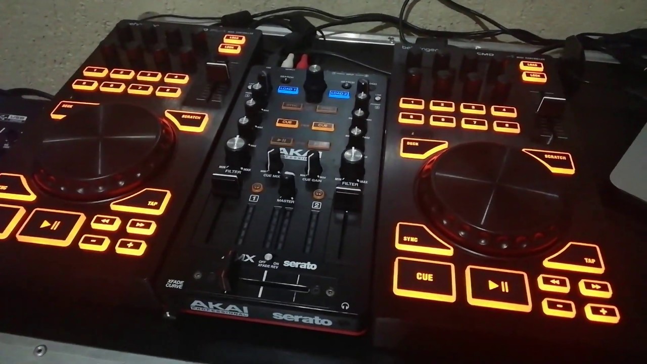 Bate Papo de DJ - Consoles Behringer CMD PL-1 e Akai AMX