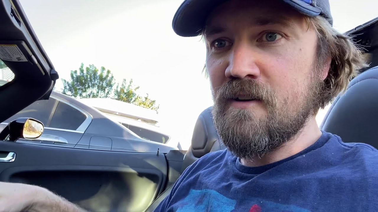 Replacing the Steering Wheel on a 2006-2010 Pontiac Solstice.