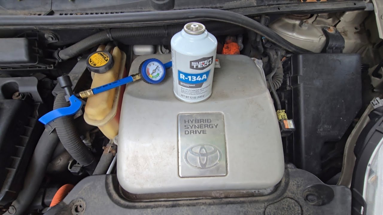 Toyota Prius AC recharge. Refill R134a refrigerant in Toyota Prius 2005.#diy #cars #toyota