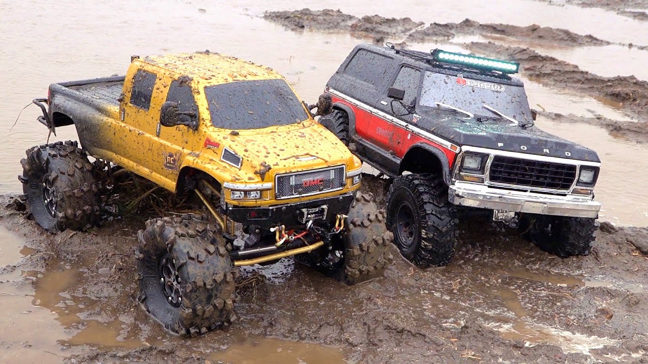 MUD TRUCKiNG iN 