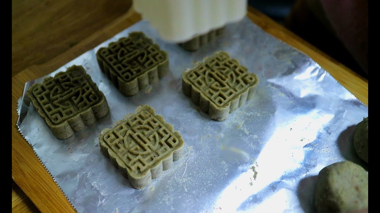 自制绿豆糕！Green Bean Cake (Mung Bean Pastry)!