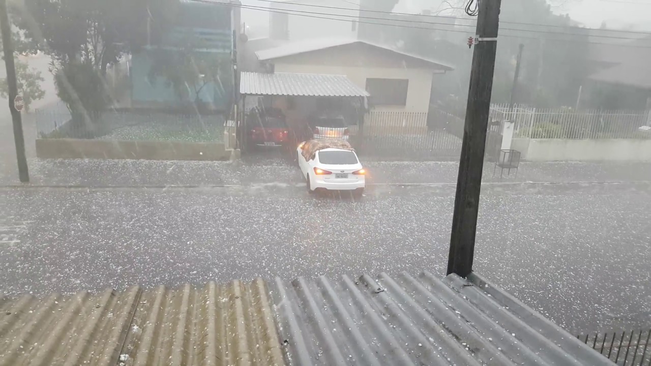 Desespero na hora do temporal de granizo e Novo Hamburgo