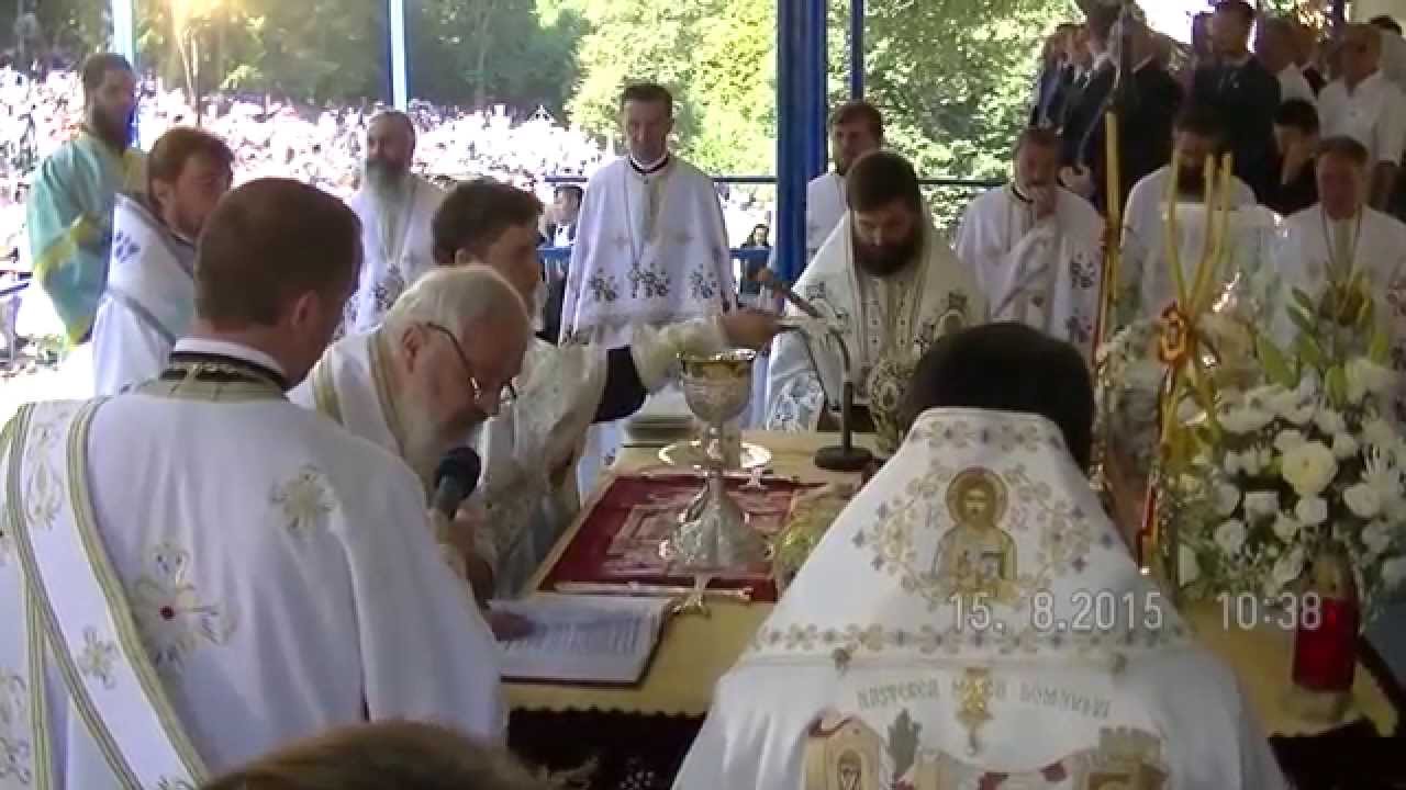 Sfânta Liturghie Arhierească în Sobor de Arhierei, Preoţi şi Diaconi