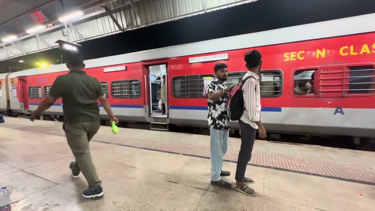 Jodhpur indore express ##indian sabermati vande bharat express and bust train wdg9 #train