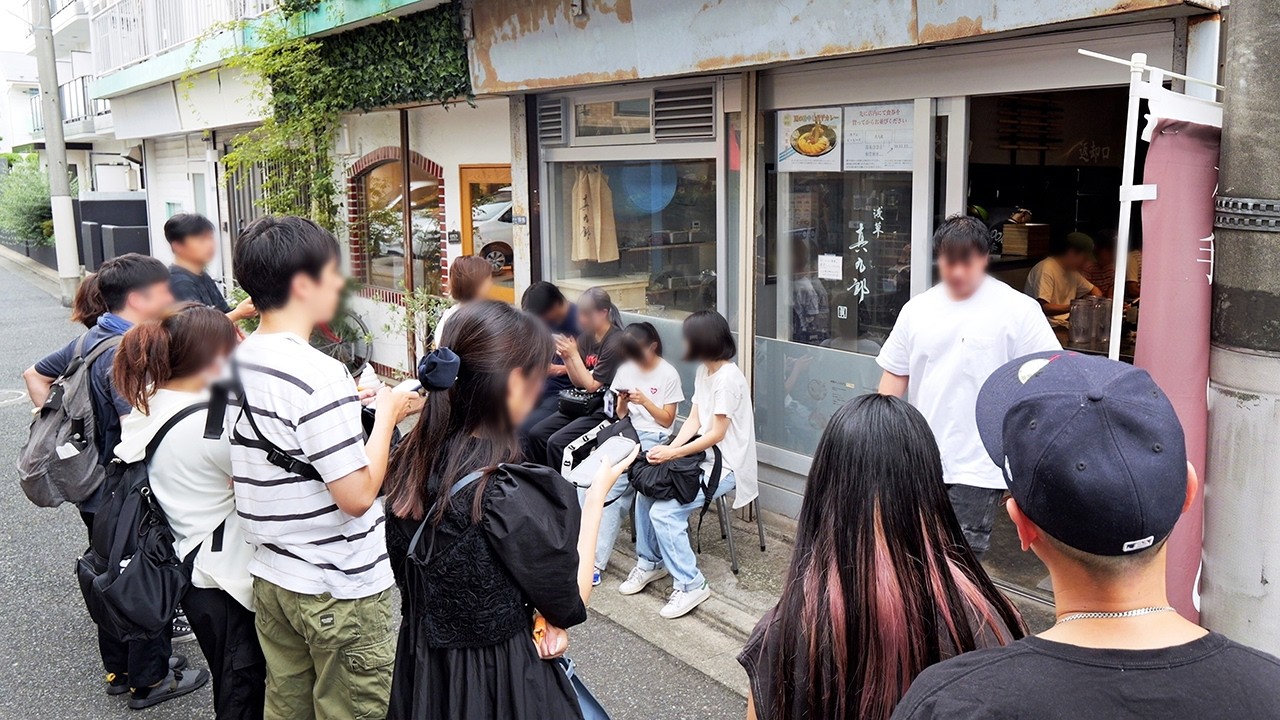火水３時間のみ。仕込みから客が殺到する世界一ロックな行列うどん屋丨Udon Noodles Restaurant in Japan