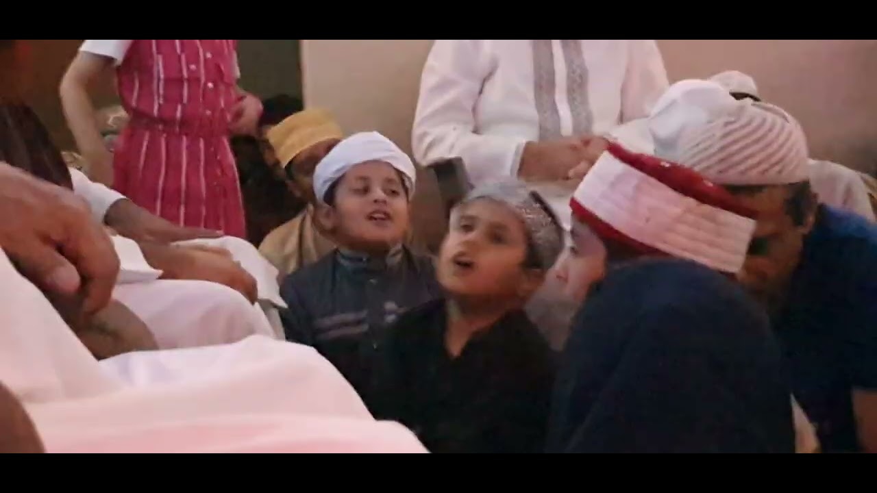 Zaeem Hood Enjoying Zikr in the company of Hazrat Molana Pamar Khalifa e Mufti e Azam hind R.A