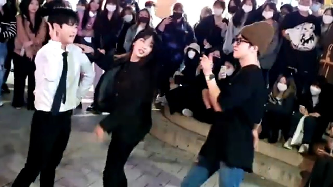 SUNDAY. YU KAGAWA, HYOJIN & SHINHWA. FANTASTIC INTERACTIVE HONGDAE BUSKING.