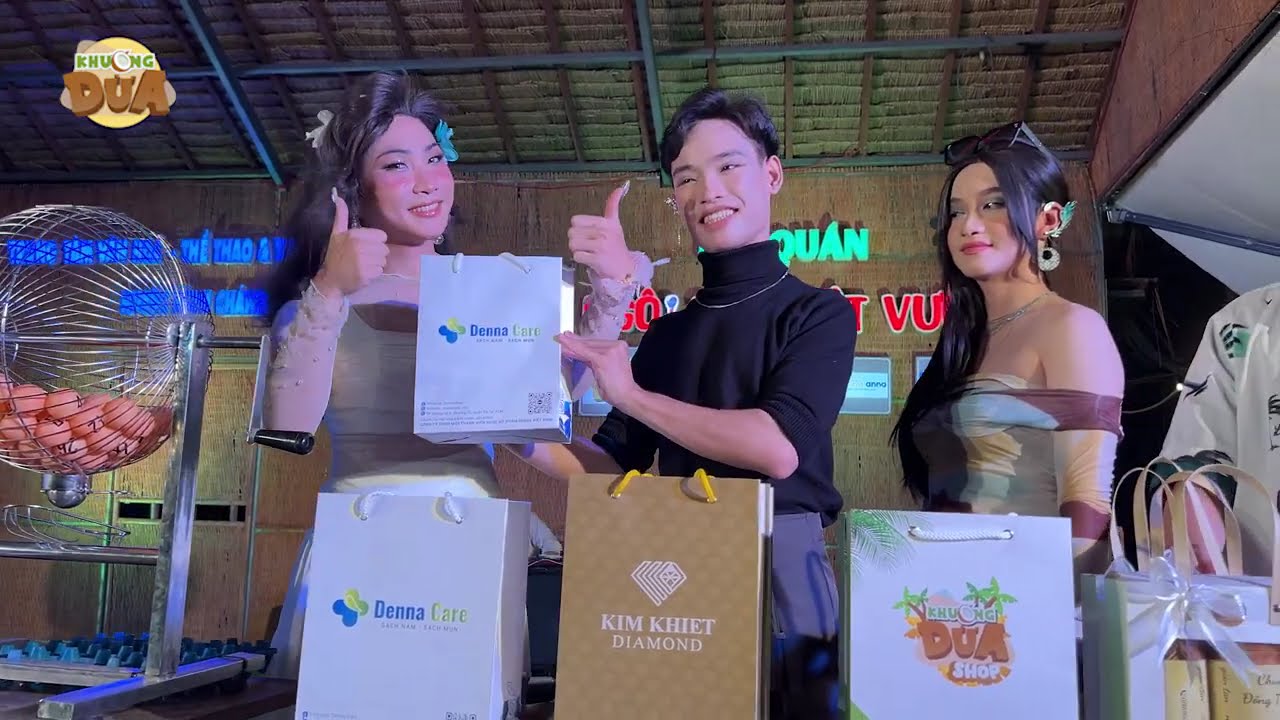 Kim cương, mỹ phẩm ...là những món quà dành cho đêm lô tô
