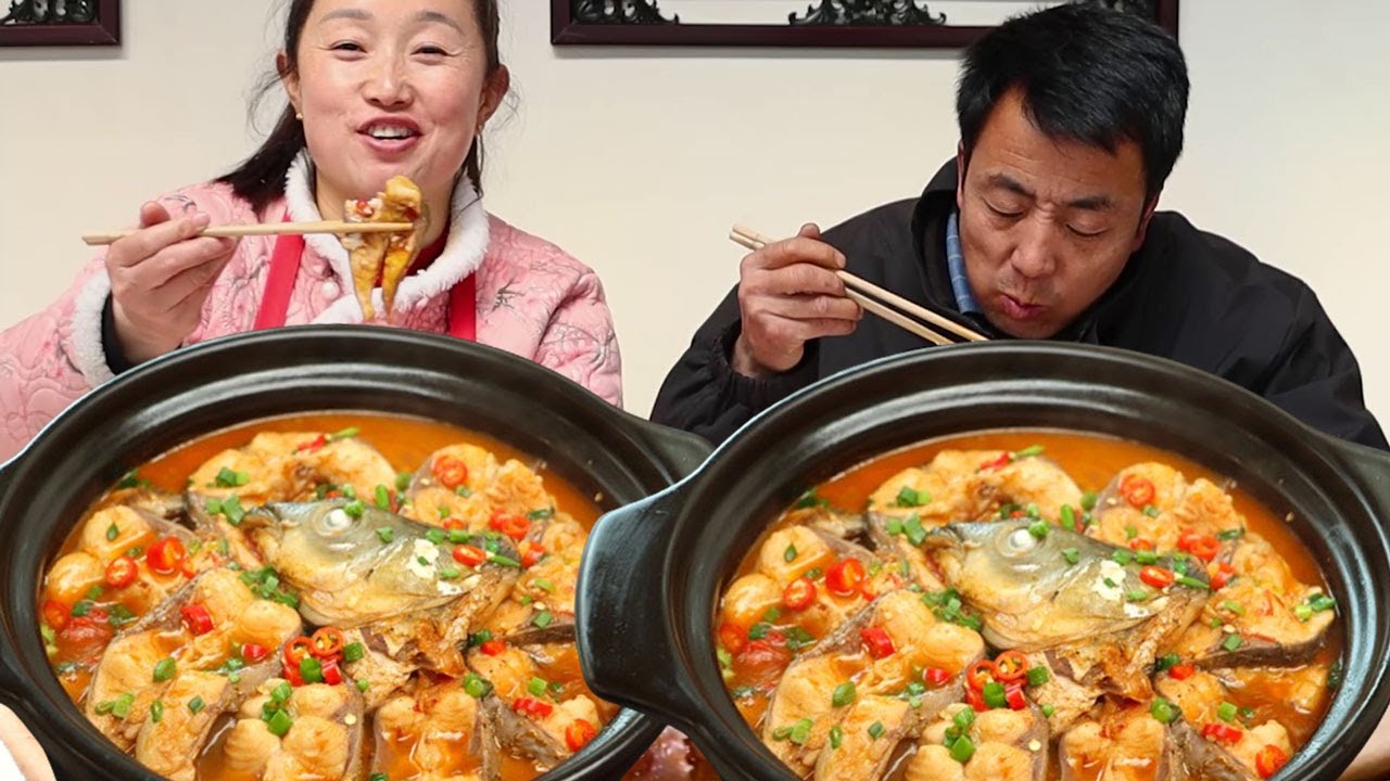 军宝离家出走赶紧做个鱼挽留，草鱼炖豆腐汤鲜肉嫩，解馋又下饭！【陕北改艳】