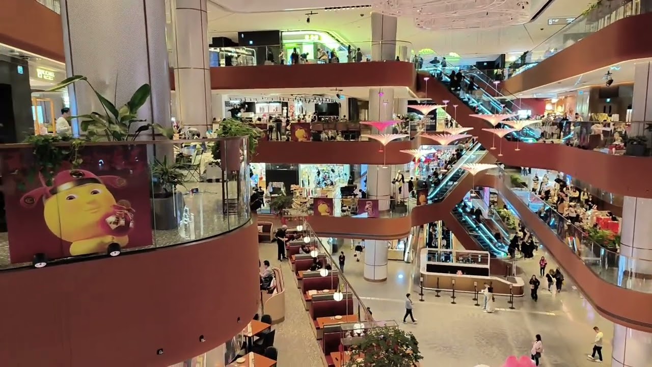 AIRSIDE商場，布置簡單，可人流量很高