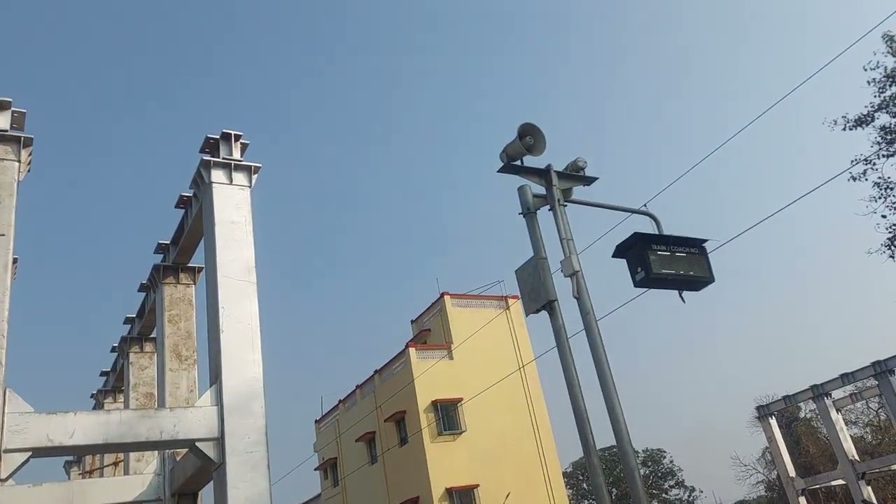 13017 Howrah Azimganj Ganadevta Express Arrival at Bolpur Shantobitan 