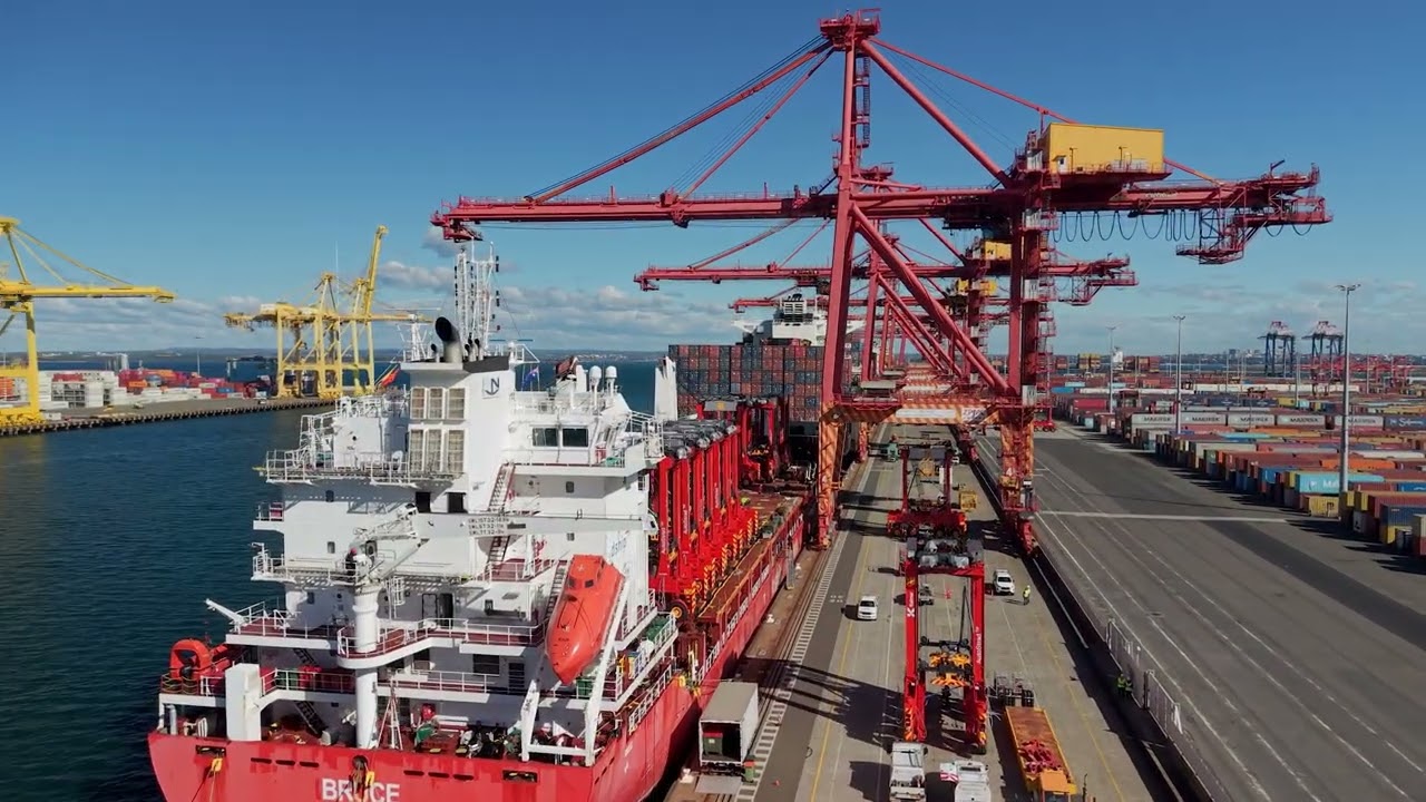 Patrick Terminals takes delivery of 14 Hybrid Kalmar AutoStrads