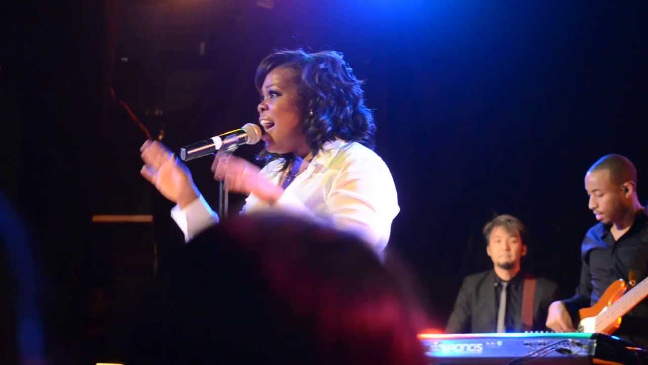 Angels We Have Heard on High- Amber Riley featuring Michelle Williams
