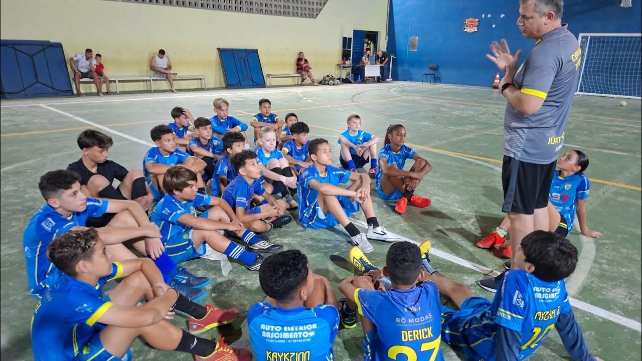 Aulas de futsal Raiz Infantil #sub6 #crianças #futsal #iniciantes #X1 #sub7 #gol 