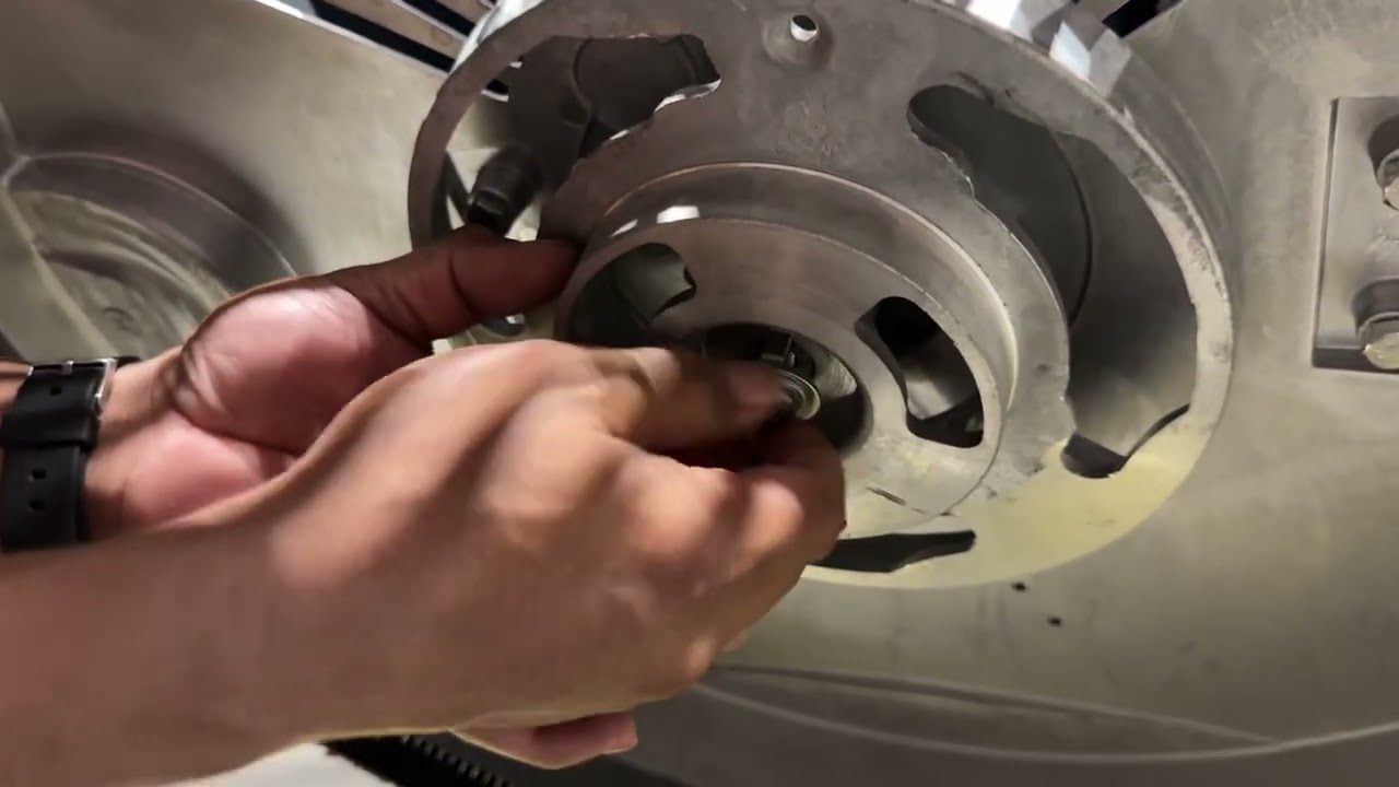 Scrubo Pristine 20 - Brush mounting bracket installation.