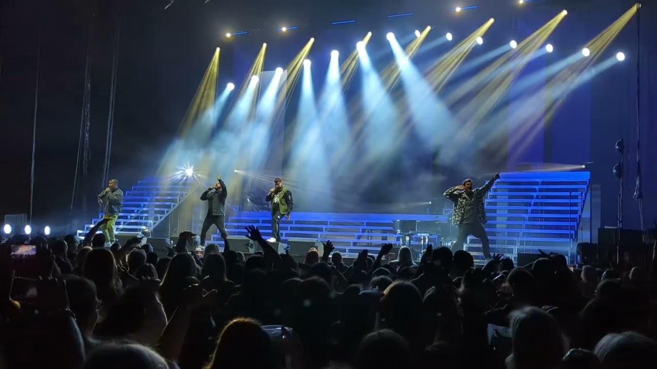 Blue Live In Glasgow Fly By II