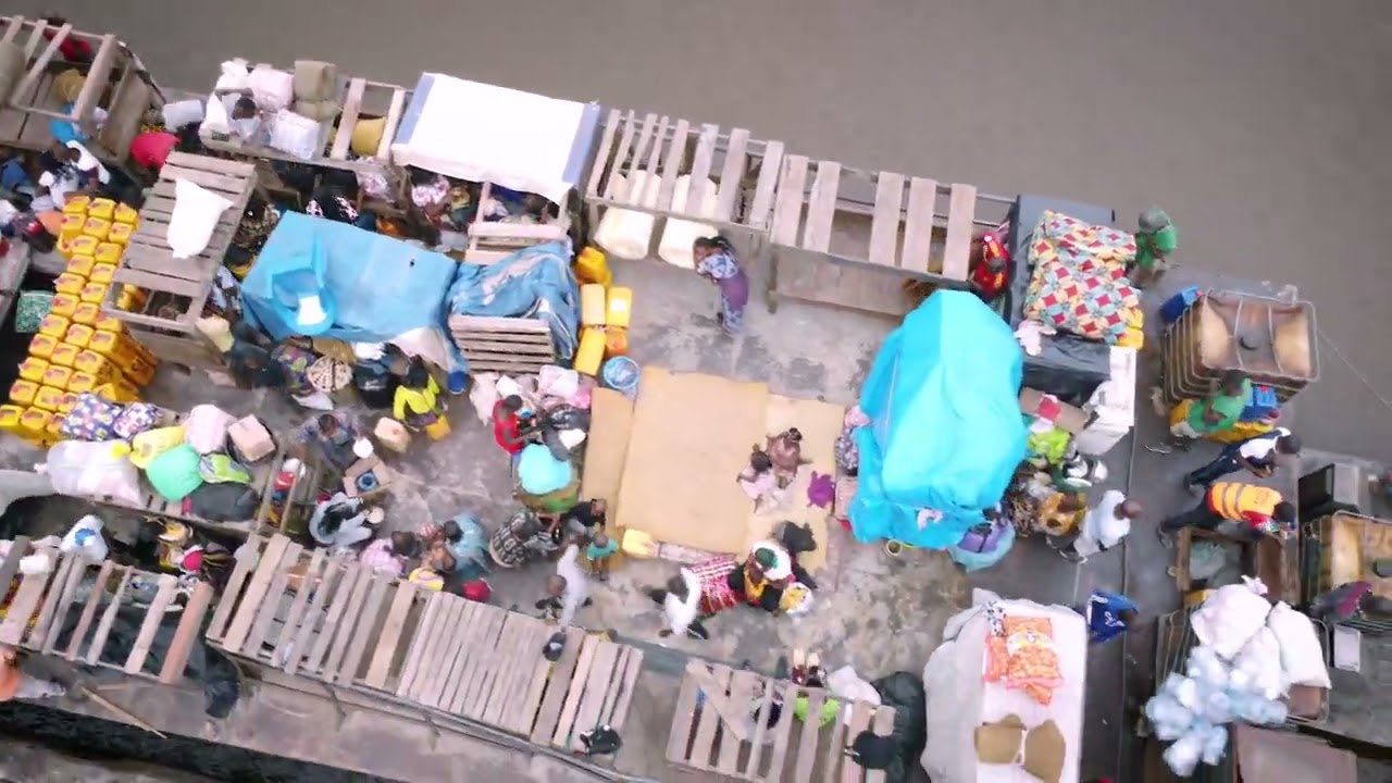 Bateau Ngala Oyifa au Port de Yoro à Brazzaville