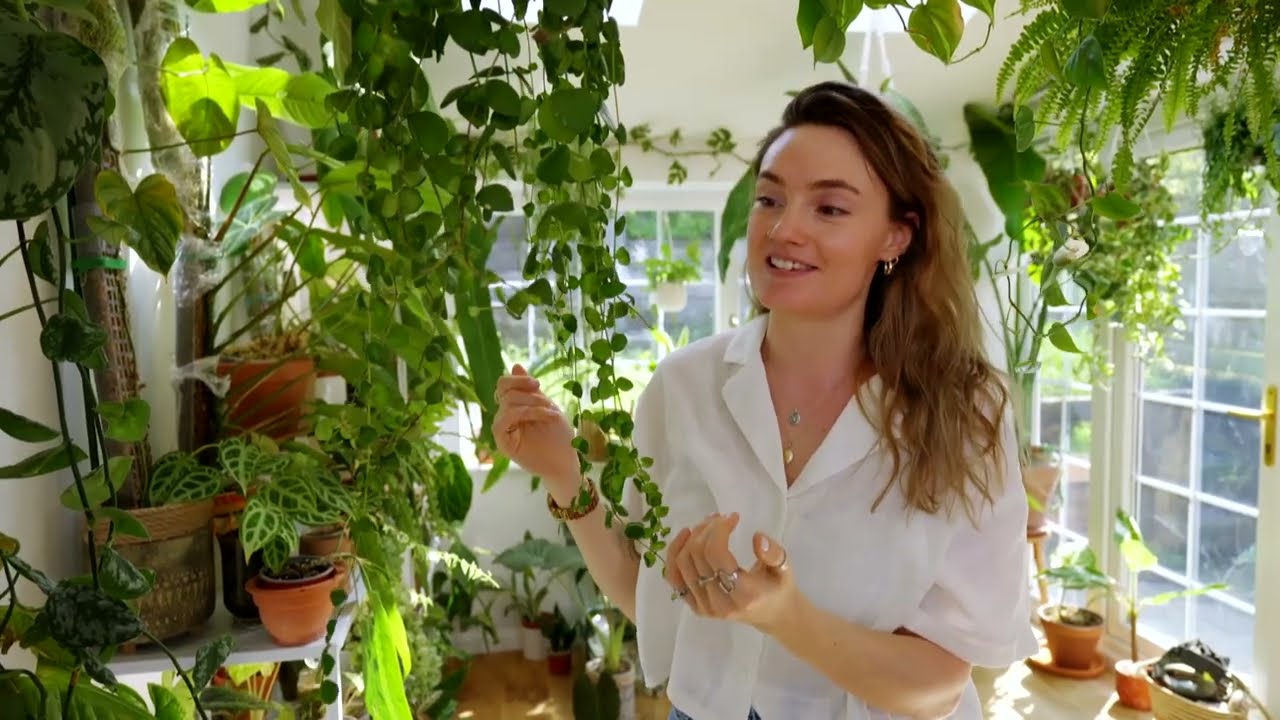 Alan Titchmarsh's Gardening Club &ndash; Claire Lowrie &ndash; Ask the Houseplant Gardener