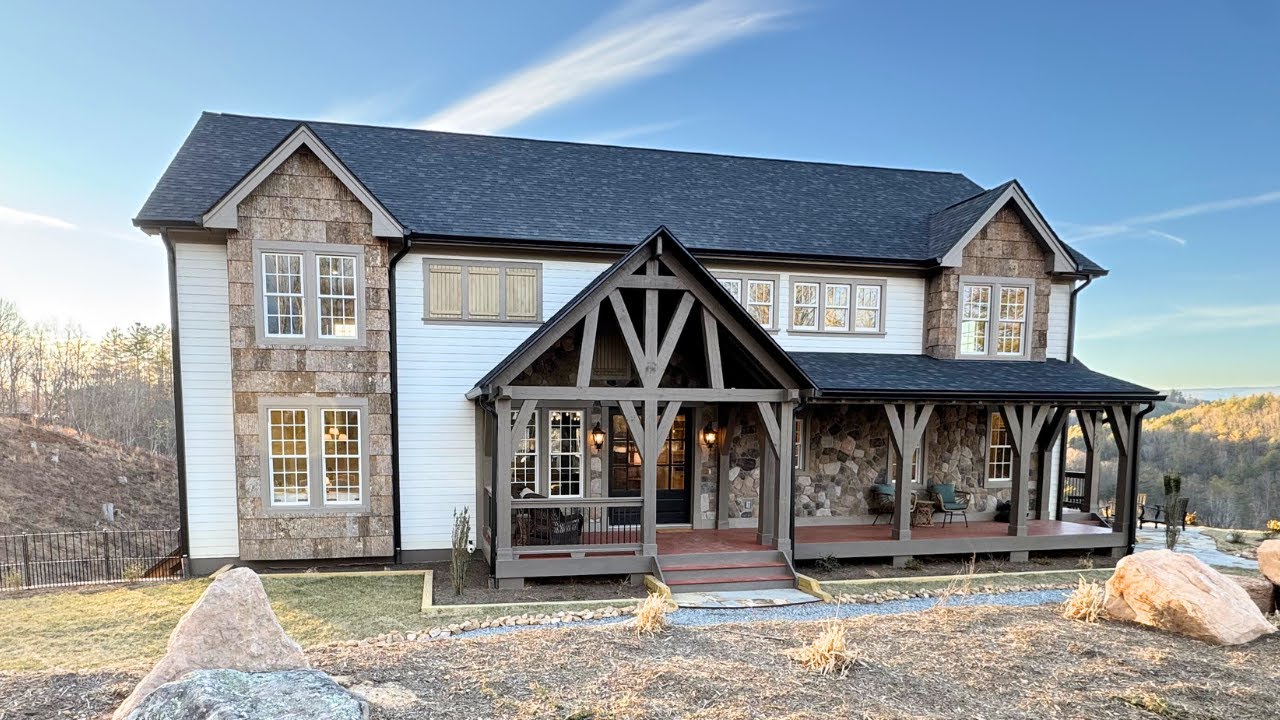You've Never Seen A Modern Farmhouse Like This