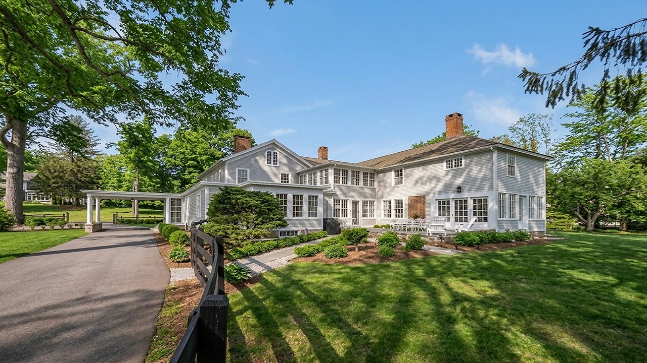 88 Main Street, Essex, CT 06442