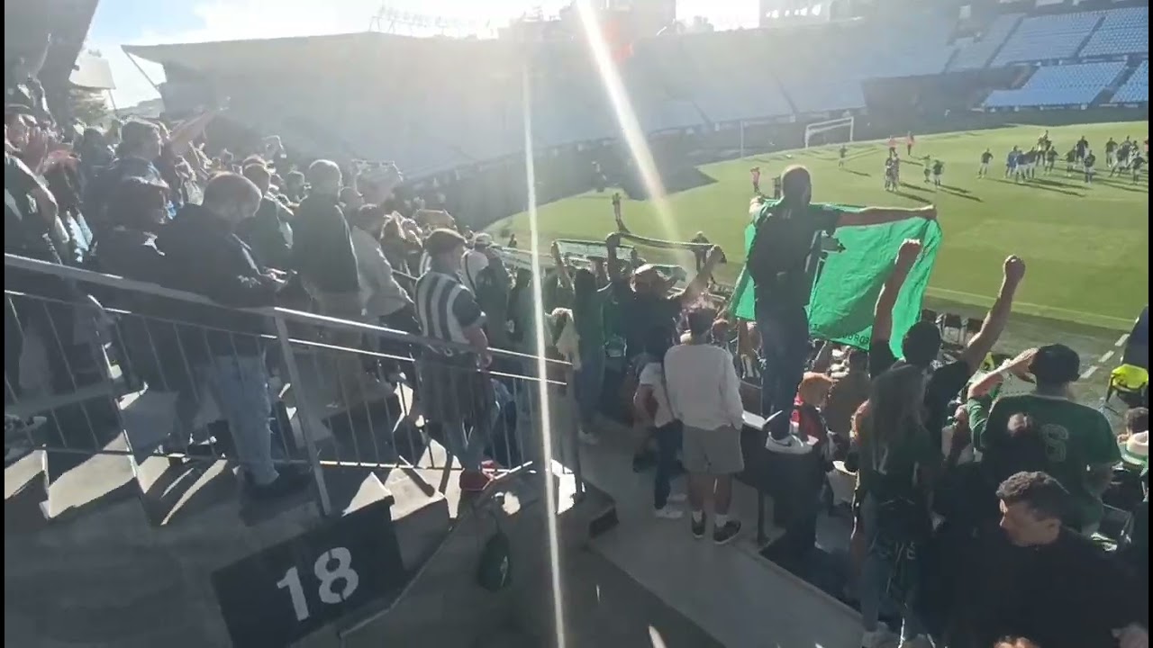 AFICIÓN DEL RACING DE FERROL EN BALAIDOS.