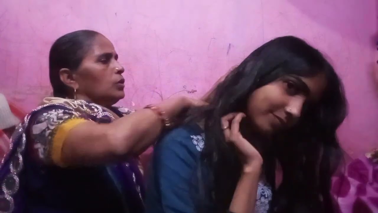 My mom hair oiling in my hair #hairoiling #beauty #hairstyle #momlove @vinistyle9249 