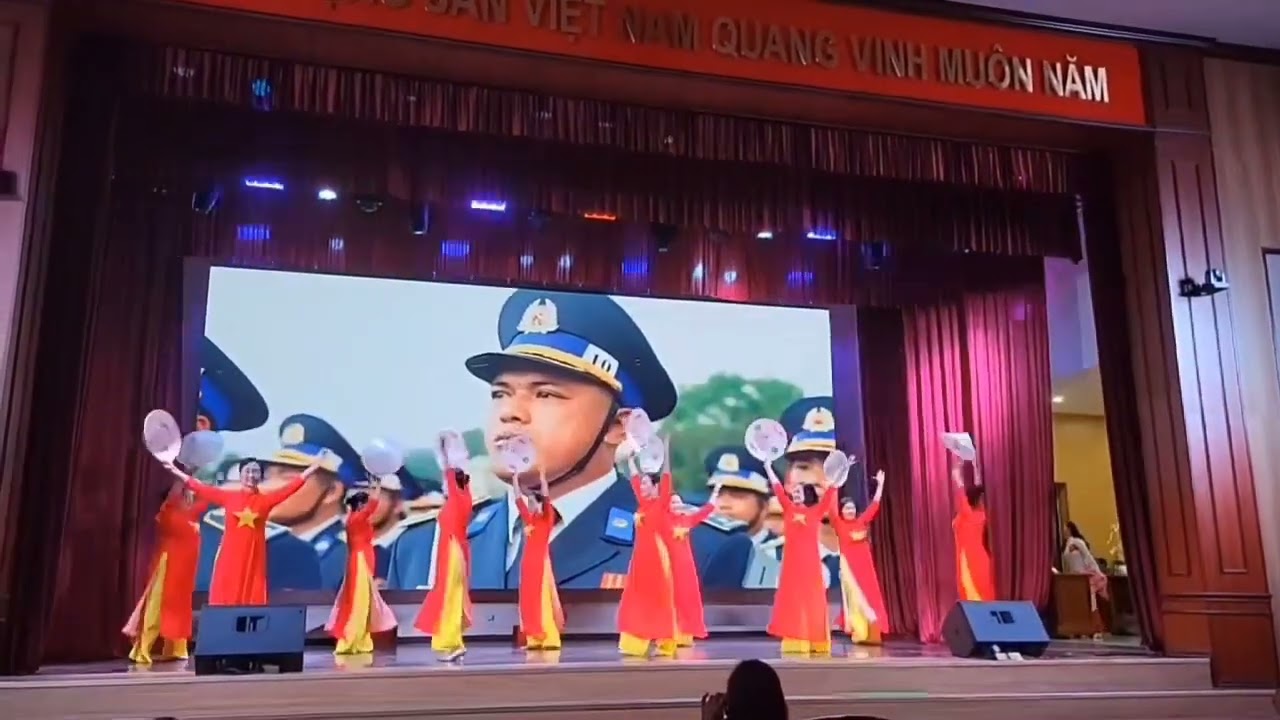 Dạy Múa Việt Nam Trong Tôi Là_Một  Vòng Việt Nam_0989681858