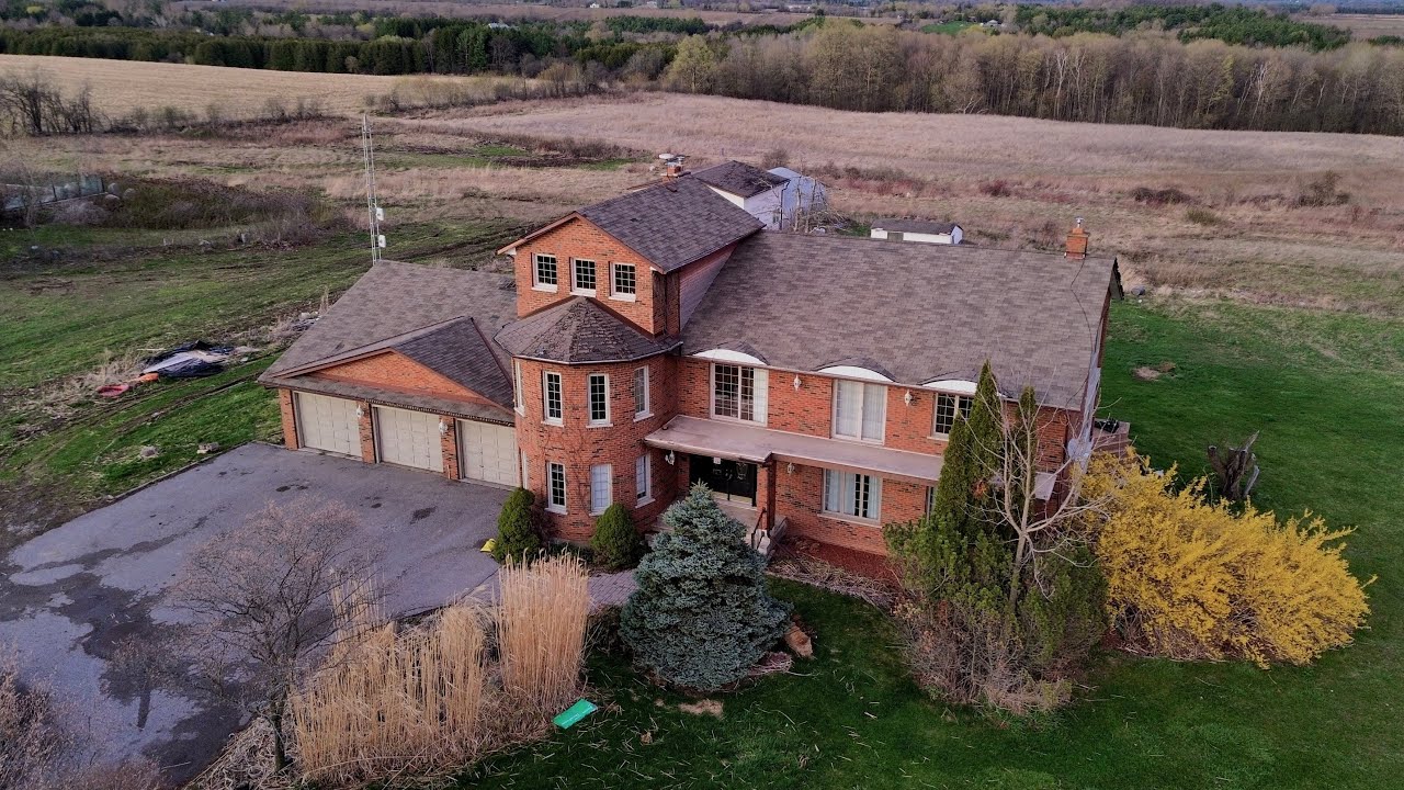 Famous Designer’s ABANDONED 1979 Countryside Dream Mansion | HOW COULD THEY LEAVE THIS