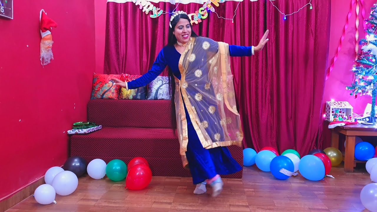 Jhumo Nacho Khushi Se Aaj Yeshu Paida Hua Dance