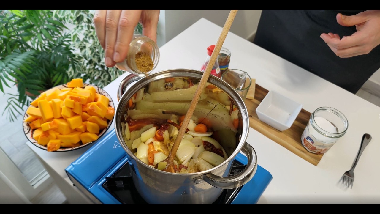 Episode 8 - Spicy creamy pumpkin soup with aromatics (no talking)
