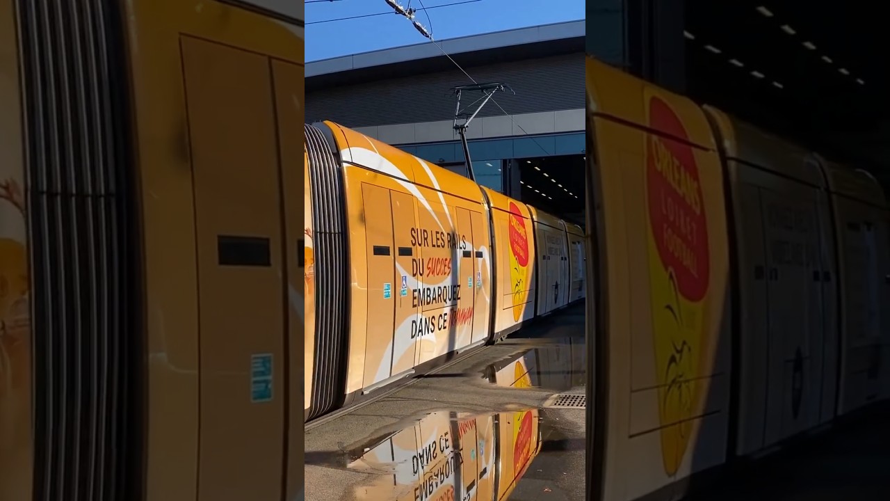 🟡🔴 Un tramway aux couleurs de l&rsquo;US Orl&eacute;ans est en circulation dans la ville ! #football #shorts