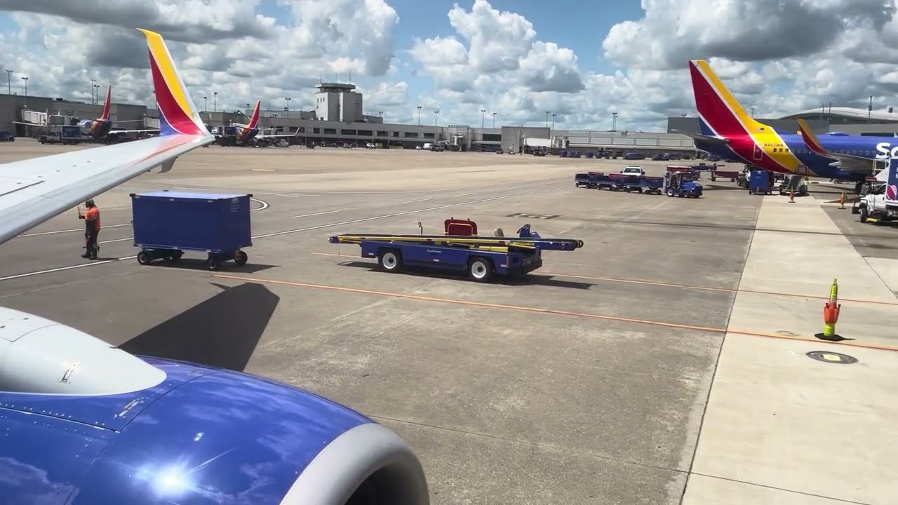 Southwest Airlines 737-800 Takeoff From Nashville (BNA)