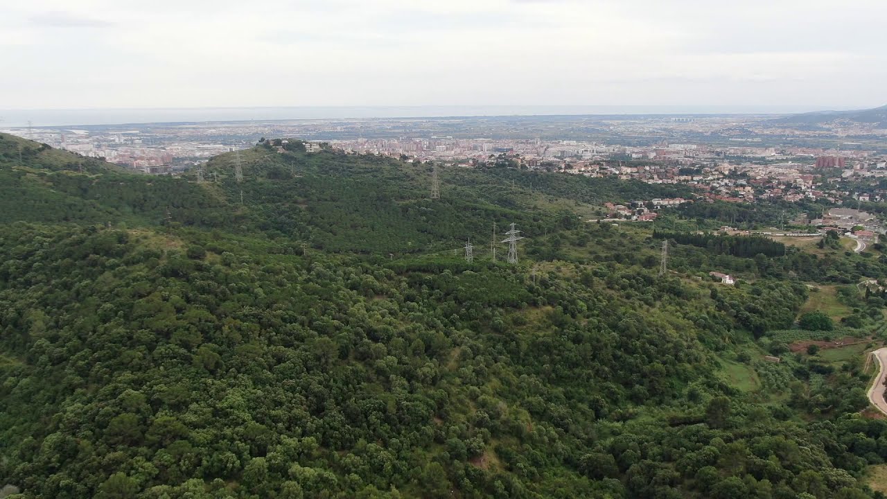 Vuelo sobre la montaña de Sant Just