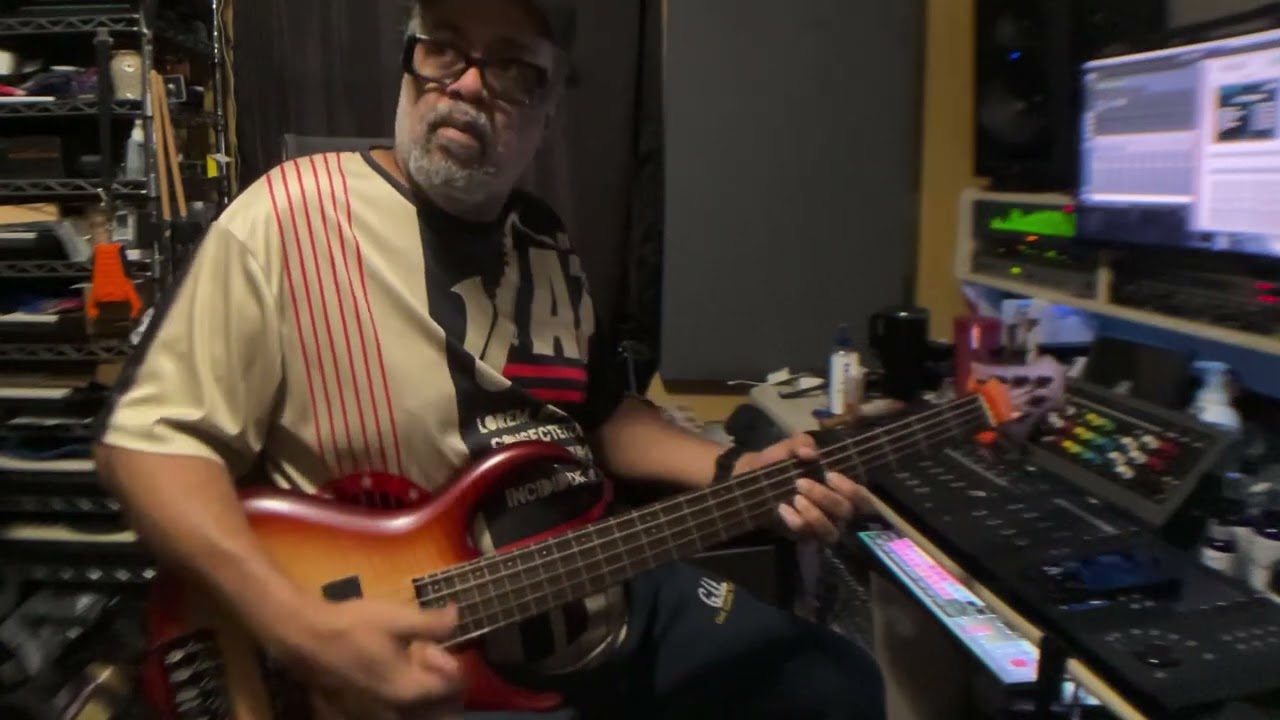 Sire M7 [Piccolo Bass]