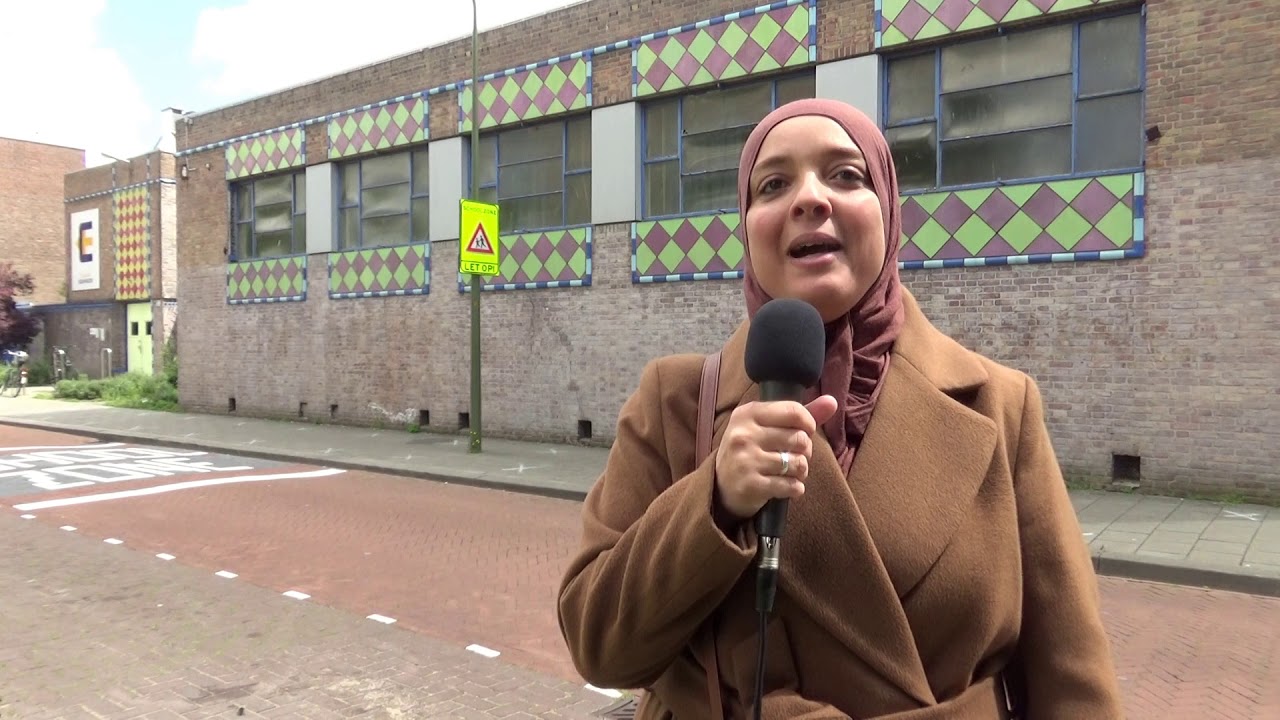 Actie in de Molenwijk Laak om een gemeentelijk zwembad te realiseren in het stadsdeel.