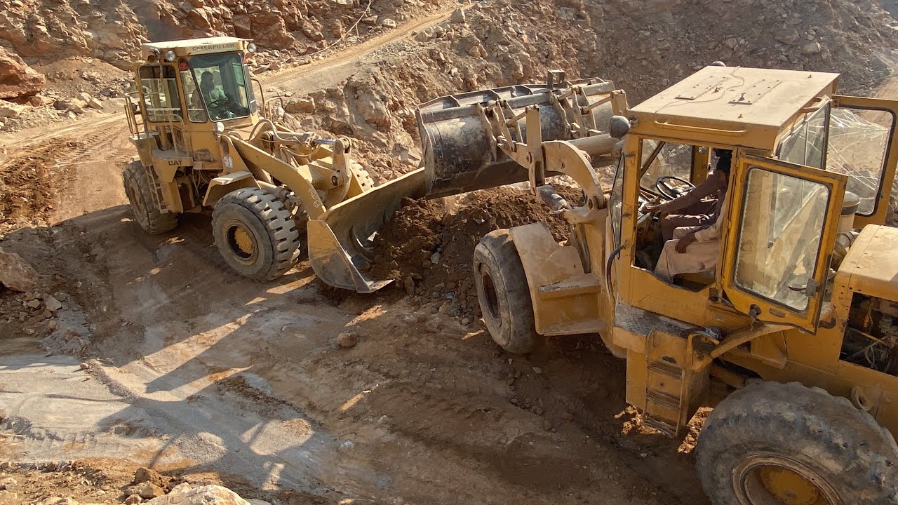 Two Caterpillar Wheel Loader 966E Make And Reopen After Huge Landslide #hardwork