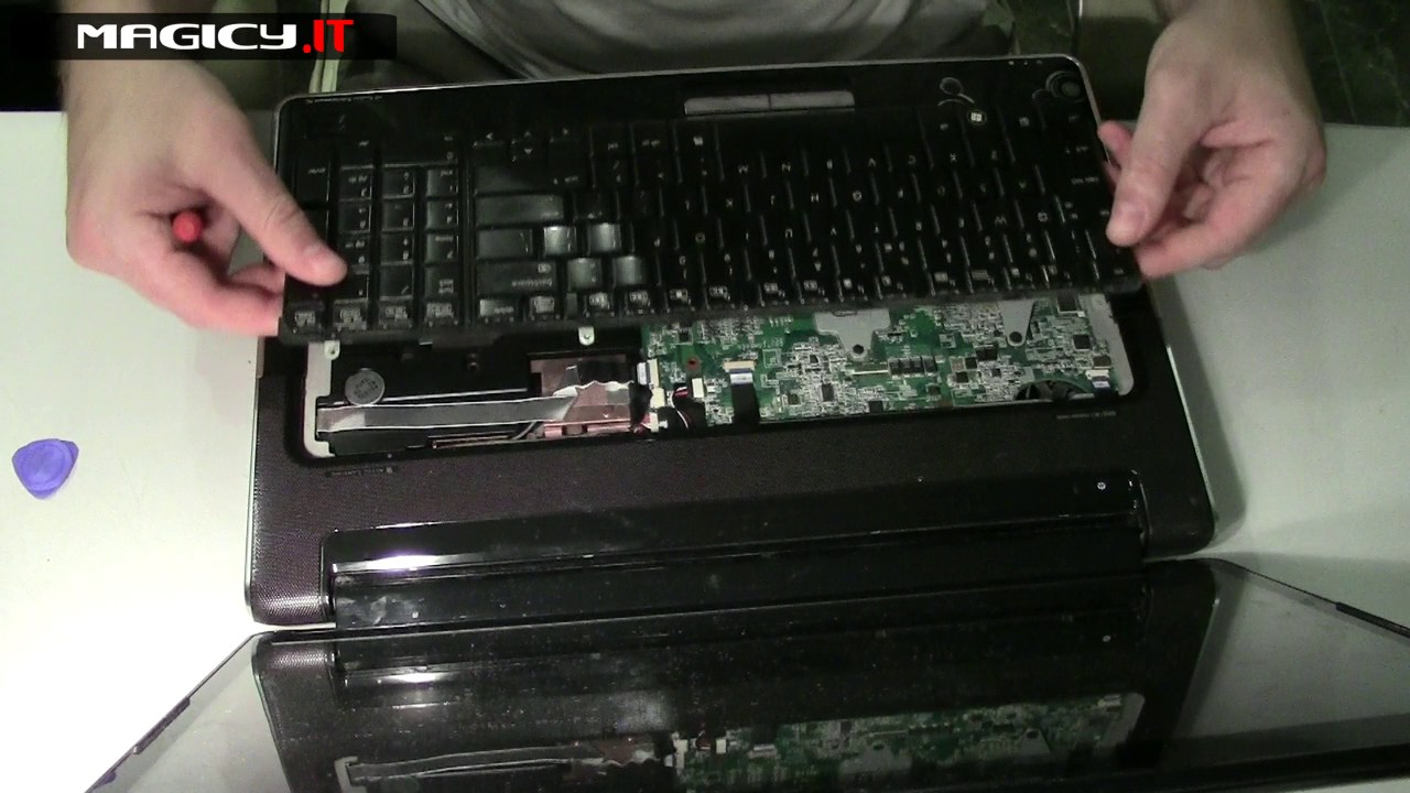 HP Pavilion dv7 - 3005ew Disassembly