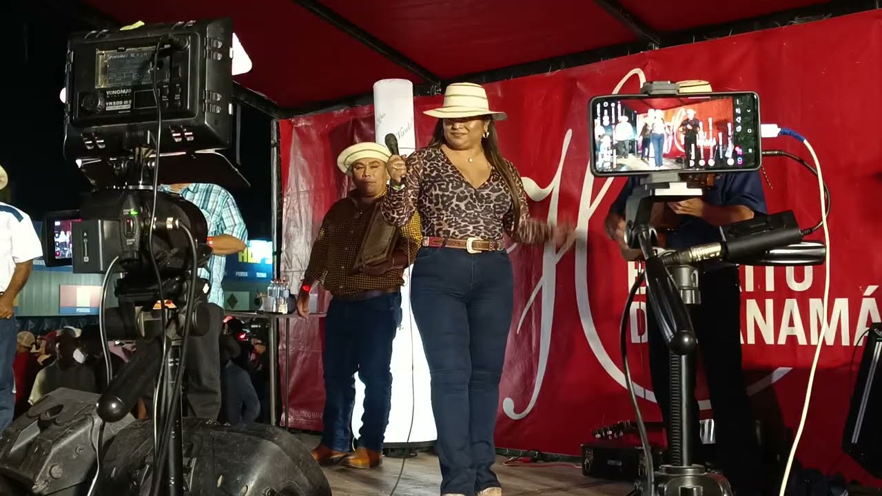 Raquelita Castillo, Salomón Moreno, Eddy Cárdenas y Atanacio Ojo 