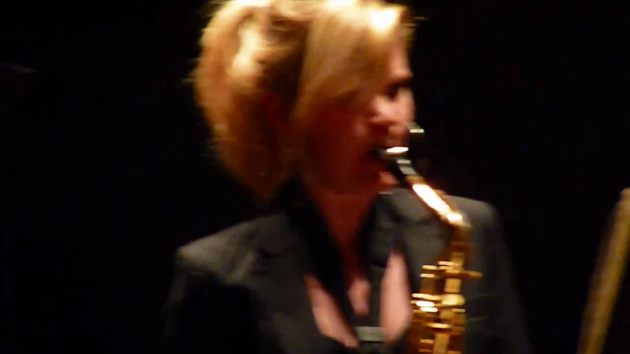 KOFFIECONCERT KC SAXOFOON  17 10 2010 DEEL 03 femke steketee