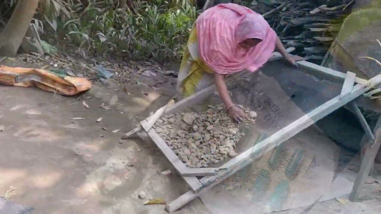রোজা রাইখা ঈদের আগে মাটির ঘর লেপে নিলাম আলহামদুলিল্লা, শ্বশুর অসুস্থ হসপিটালে নিয়ে আসলাম  🤲