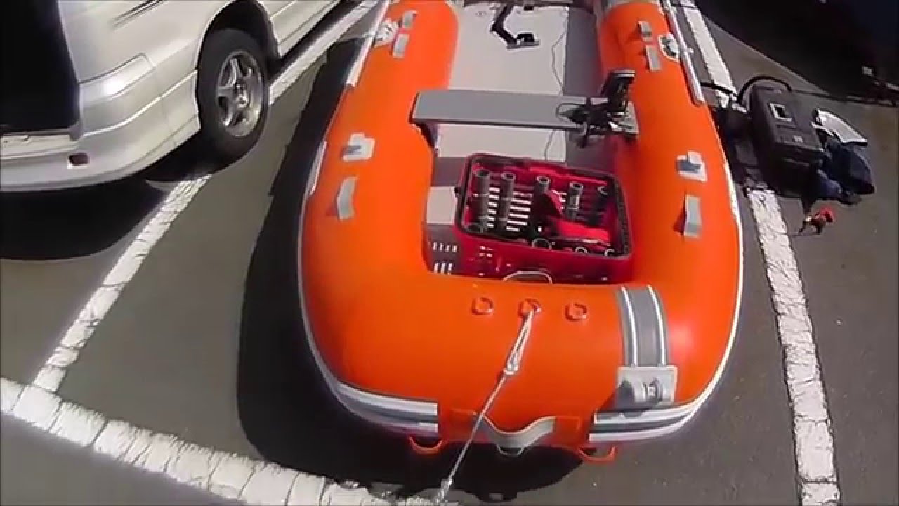 How to assemble the inflatable boat and install the fish finder