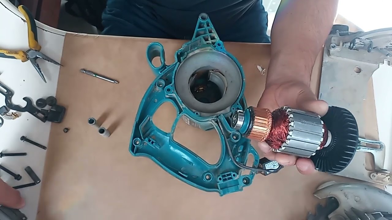 Como trocar induzido da SERRA CIRCULAR MAKITA 5007N?