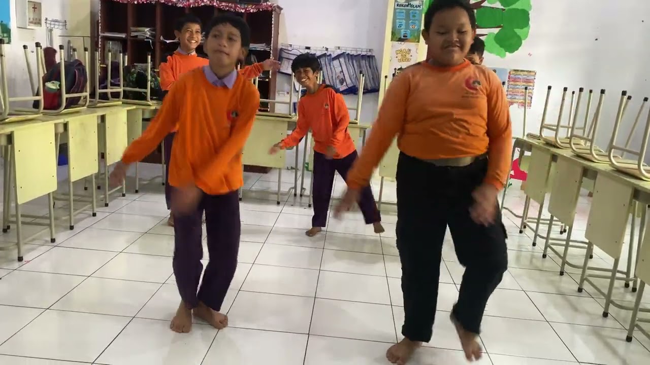 Video Senam Kelas 5 Kelompok Bima, Jundi, Robust, Ayyubi dan Adzmar SD Luqman Al Hakim Jember