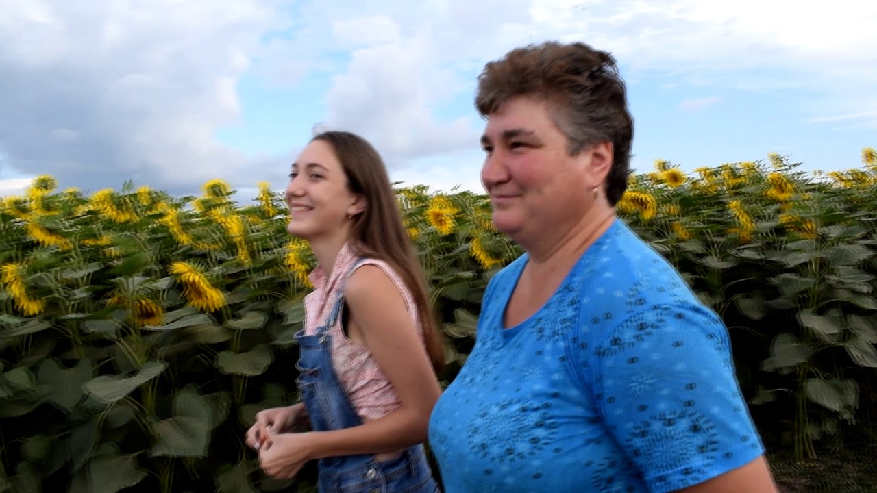 ВЕЧЕР В УКРАИНСКОМ СЕЛЕ .