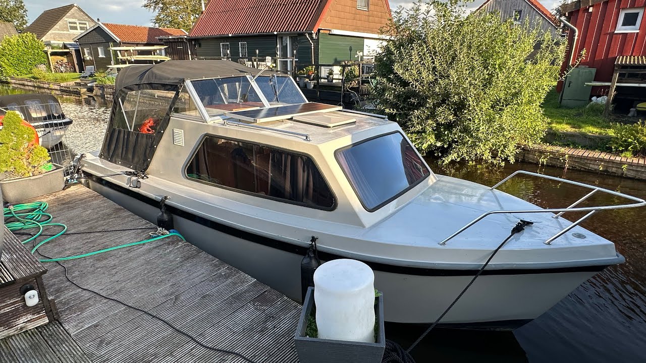 Kajütboot Ausstattung +Heizung 15 Ps Außenborder Führerscheinfrei. www.boot-2000.de ist verkauft 