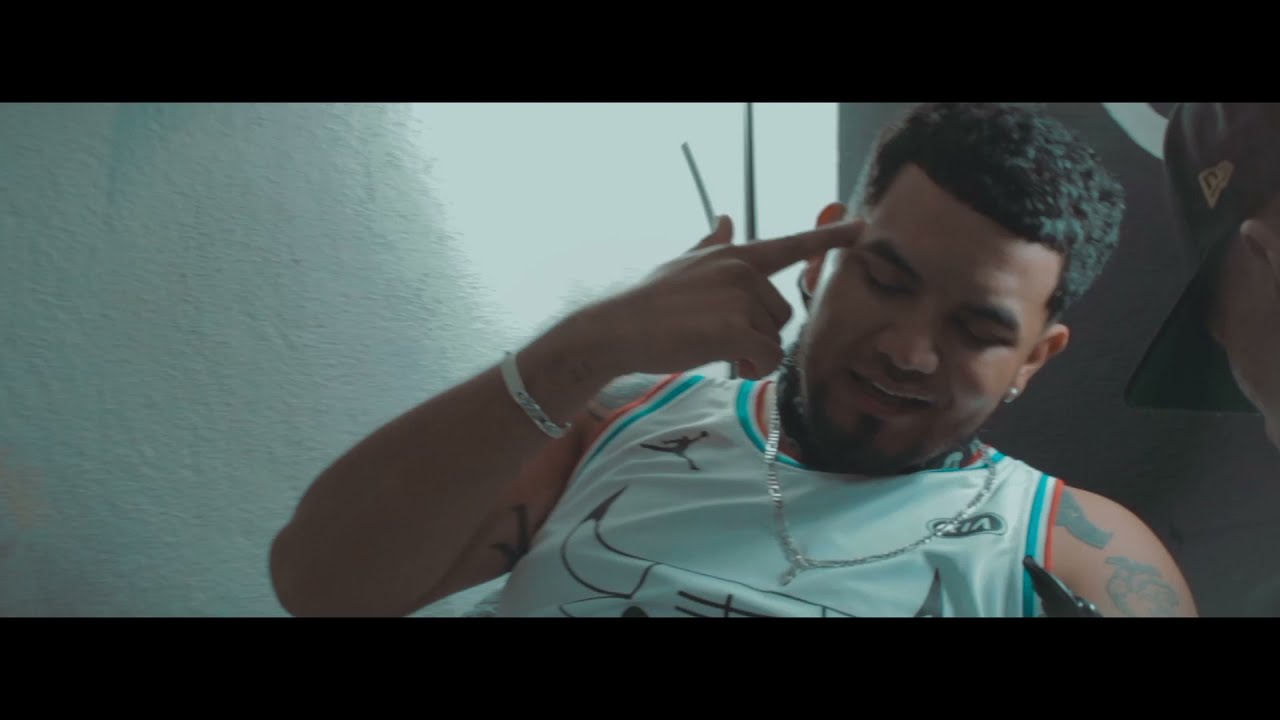 Kalako Parga - En la piel (Video Oficial) Parga en el beat