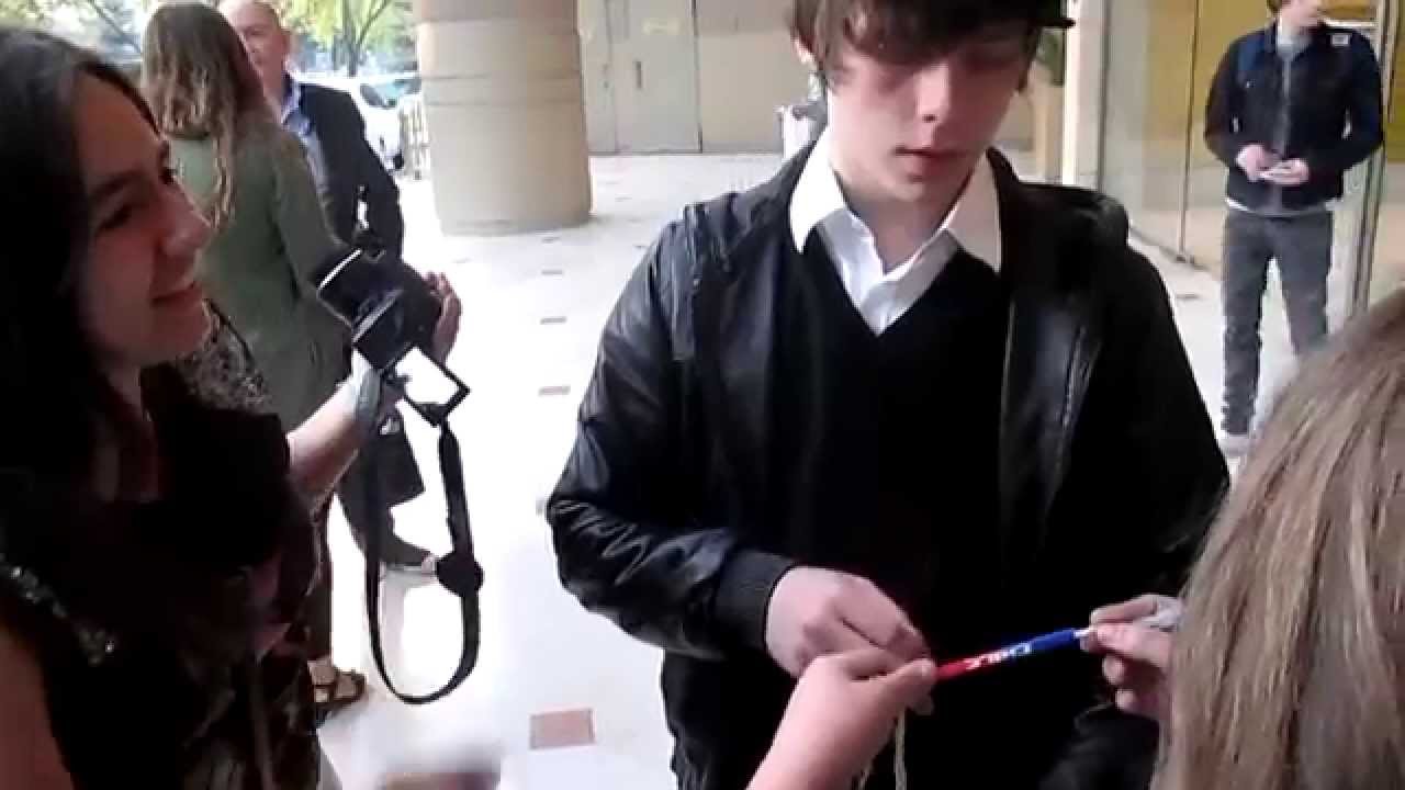 Meeting Jake Bugg outside the hotel in Chile- 28/03/2014