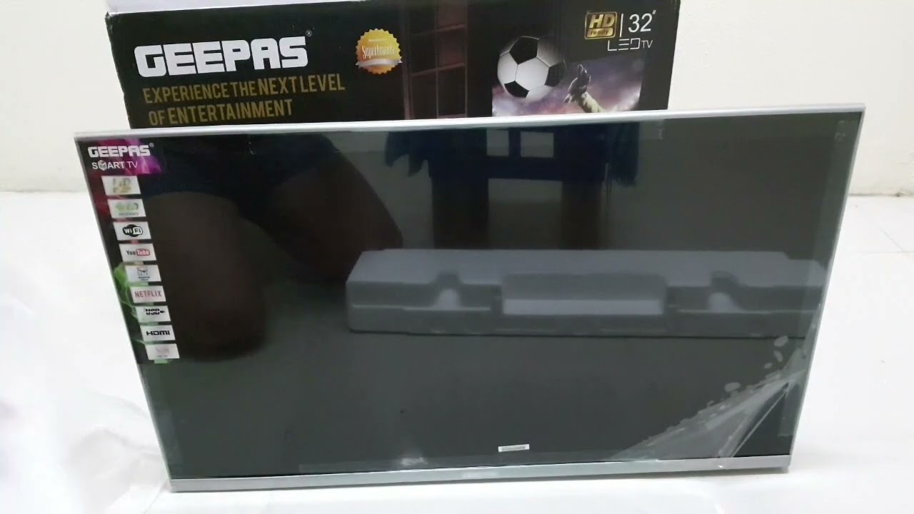 Unboxing my new Geepas smart tv 32 inches big  sale 50% off othaim supermarket saudi arabia